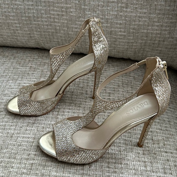 David’s Bridal High Heels, SIZE 7, Color Siver - Picture 2 of 4